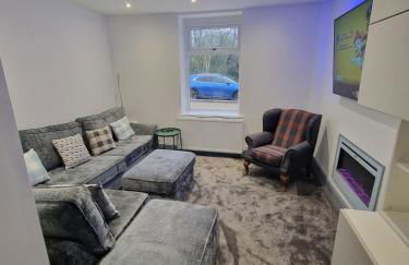 Stunning Modern Riverside Cottage - Photo 9