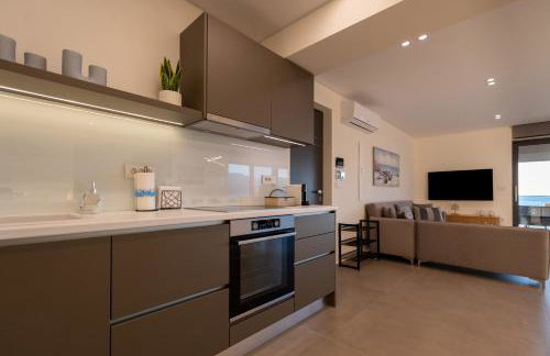 Sun and Sea Apartment - Beachfront, 2 Bedrooms with Sea View & Garden - Photo 20