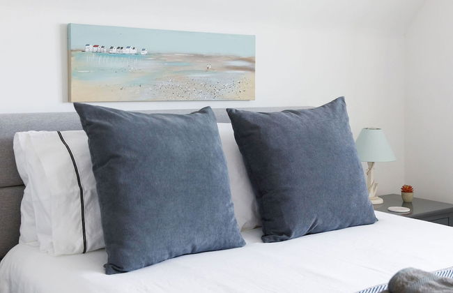 Coastal Retreat for 6 Close to Beaches - Photo 17