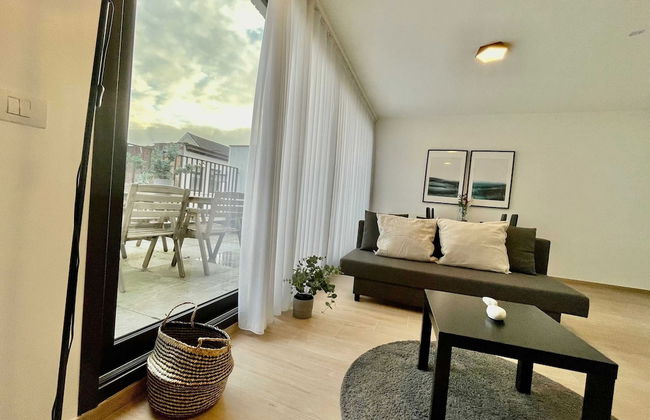 Modern 1BR Near Diamond District by Oneluxstay - Foto 9