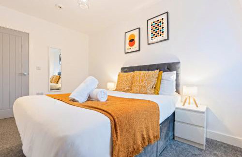 Stylish Two Bedroom Apartment - Secure Parking & Balcony 9MC - Photo 21