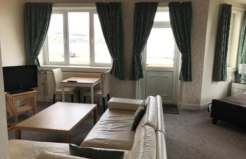 The Shorehouse - Photo 6