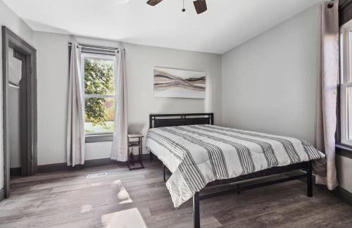 Quiet 3BR Vacation Spot-Minutes to Niagara Falls USA - Foto 7