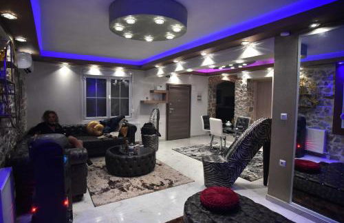 Eleni De Lux - Photo 23