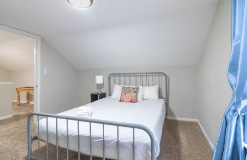 Wrap-Around Porch Uptown Stay-Pets Welcome! - Foto 24