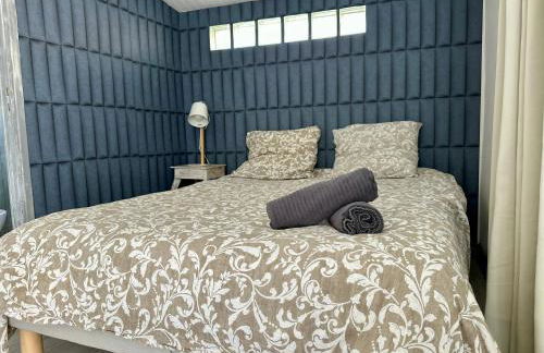 Studio5 proche Quai Rouget - Photo 1