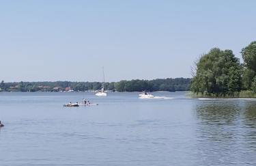 Biały domek nad stawem - Foto 44