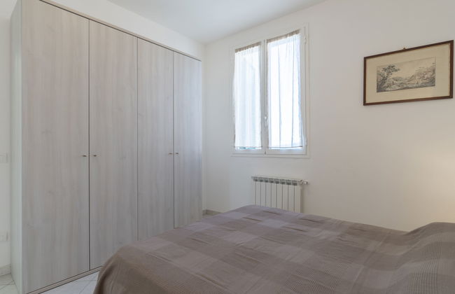 1 bedroom Apartment in San Bartolomeo al Mare with garden and terrace - Photo 11