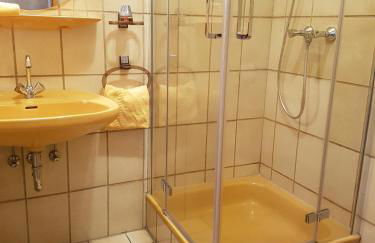 Apartment mit Balkon - Foto 4