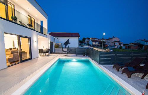 Villa Mina with a private pool in Pula - Photo 46