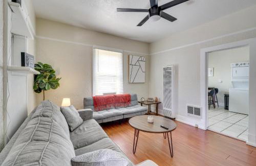 2 Mi to Old Town ABQ East Downtown Triplex Unit - Photo 1