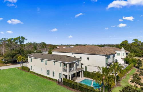 Epic Playhouse Getaway - Castle & Superhero Bunks Theater Private Pool No Rear Neighbors - Foto 54