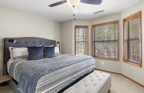 2 Living Rooms Fires Quick Drive Downtown - Foto 5