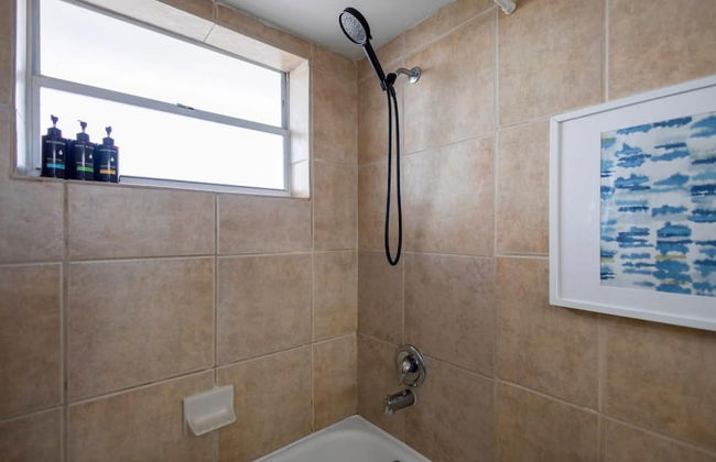 Bayshore Bliss- Cozy Space Pool Views - Foto 24