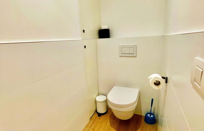 Modern 2BR Penthouse Near Diamond District by Oneluxstay - Foto 47