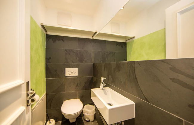 Apartment Anemone - Photo 11