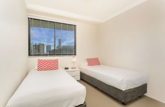 Republic Apartments - Photo 6