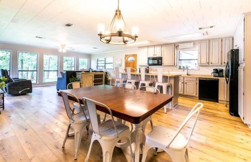 Lakefront 3BR with Bunkhouse and Kayaks, Rowboat Included - Foto 6