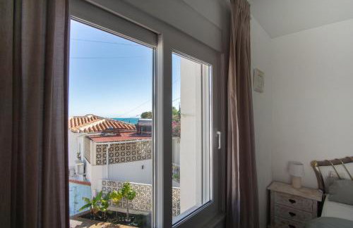 Private Beach Villa for 6 with Seaview, Pool & big Sun Terrace - Foto 28