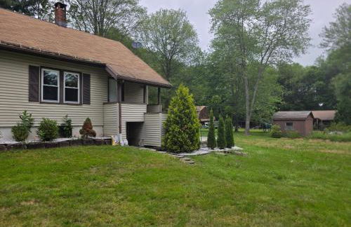 Charming 3 bedroom 2 bath home in Bloomfield with wishing well - Foto 16