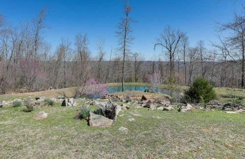 Bullfrog Bluff Mountain View Cabin with Deck! - Foto 3