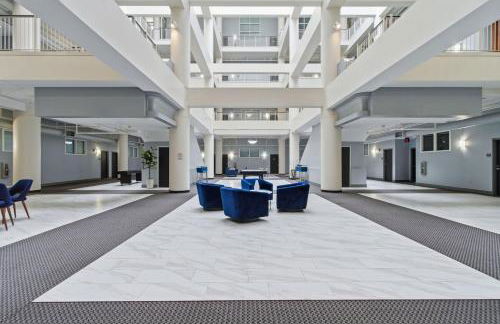 Luxury Downtown Cityview Suite Skywalk Access and Free Garage Parking - Foto 60