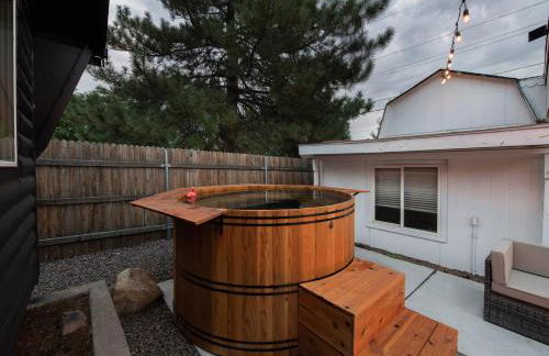Mid-Century Modern Home - Hot Tub and Game Room - Foto 2