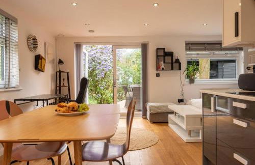 Acorn Lodge Luxury Retreat In a Stunning Oasis With Hot Tub - Pass the Keys - Foto 32