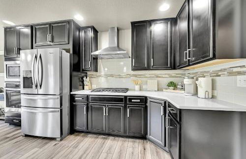 Modern 5BR/3BA Luxury Home|Movie Nights & Comfort - Foto 24