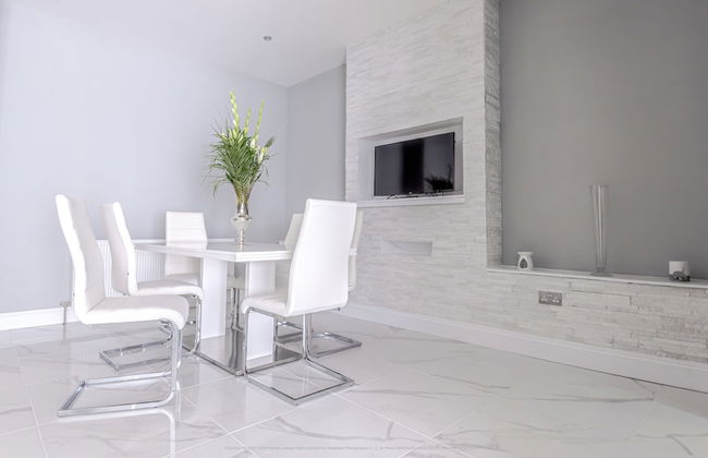 Beautiful Modern Open Plan Living With Hot Tub - Foto 2