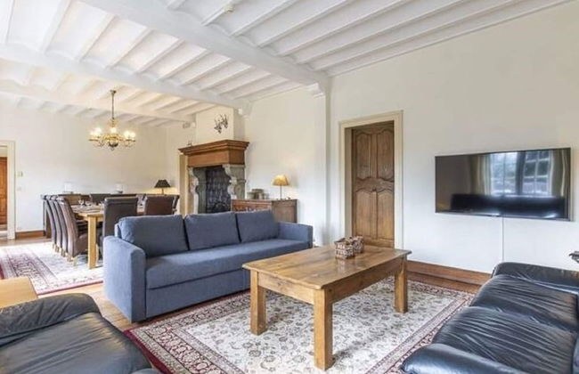 Luxurious Holiday Home in Érezée with Hot Tub - Photo 11