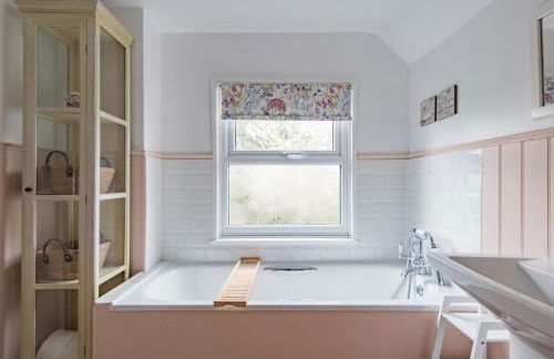 Bunny Cottage by Bloom Stays - Foto 13