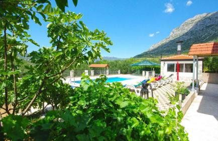 Vila Nova with private heating pool and jacuzzi - Foto 11