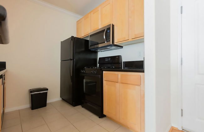 LAs Premier Apartments - Photo 36