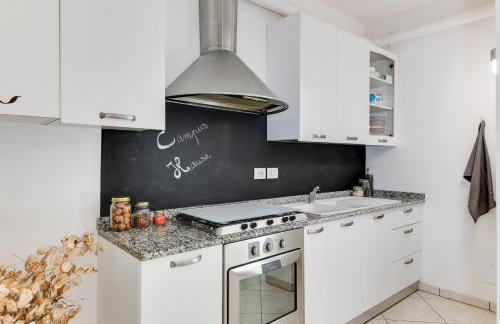 Campus House - Photo 17