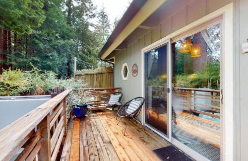 Mendocino Cozy Cabin-Large Patio Grill & Garden - Photo 29