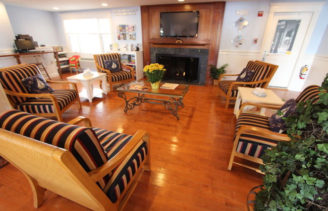 Edgewater Beach Resort, a VRI resort - Photo 3