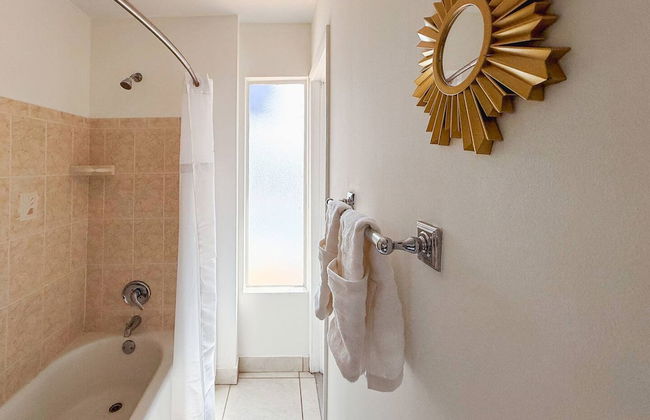 Waterfront Florida Vibes and Views - King Bed - Foto 14