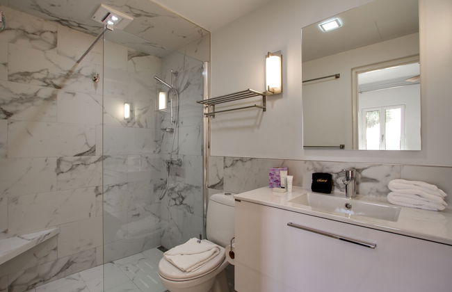 The Bellafonte - Luxury Oceanfront Hotel - Foto 52