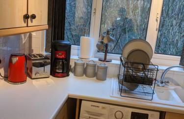 Oaklawn Apartment - Sleeps 4 Parking & Garden - Photo 33