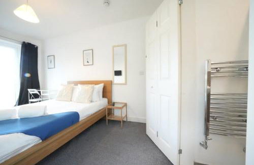 Private Rooms-Private Bathrooms-Near Airport- CABIN CREW paradise - Foto 12