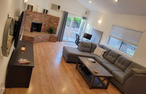 Stylish 4 Bedroom Home Near Venice Beach with Backyard BBQ - Foto 5