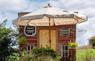 Historic Cottage Retreat-IG Cowboy Pool-Hot Tub - Photo 8