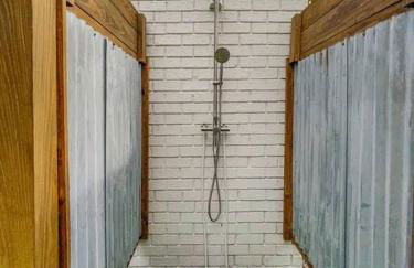 Cold Plunge Outdoor Shower Bike to Shem Creek - Photo 43