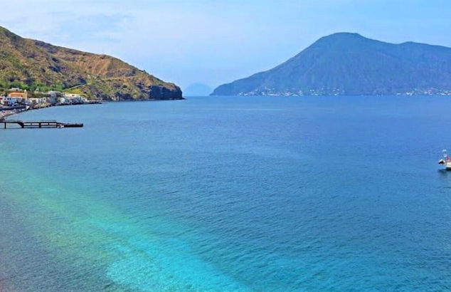 Seafront Apartment - Beach in front - Foto 17