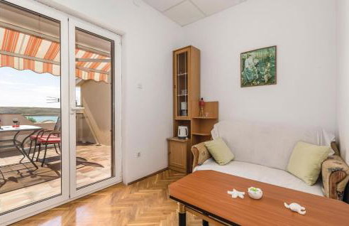 Beautiful Apartment In Dinjiska - Foto 3