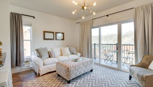 Walkable Lynchburg Condo with Private Balcony - Foto 4