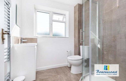 AUSTER CLOSE by BOURNECOAST - A Family Home with Garden and Parking - WIFI - HB9617 - Foto 18