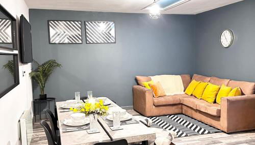 Oak Suite - 2 Bed - Sleeps 4 - Central Blackpool - Foto 3