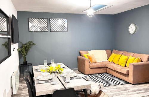 Oak Suite - 2 Bed - Sleeps 4 - Central Blackpool - Foto 3